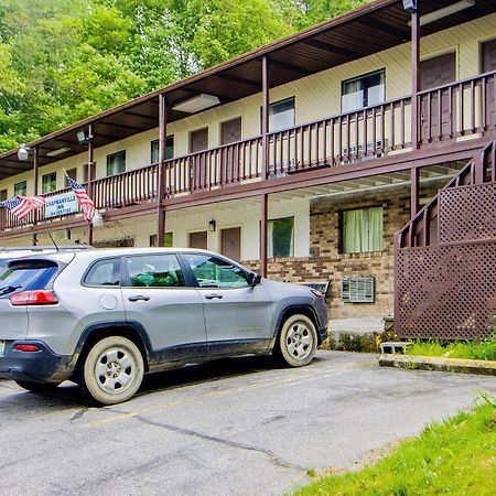 Oyo Hotel Chapmanville Inn, Wv - Hwy 119 Eksteriør bilde
